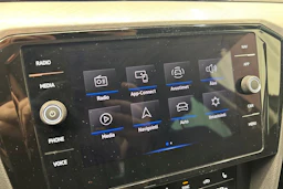 harmaa Volkswagen Passat 2023 kuva 26.