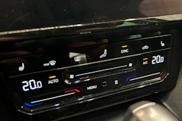 harmaa Volkswagen Passat 2023 kuva 28.