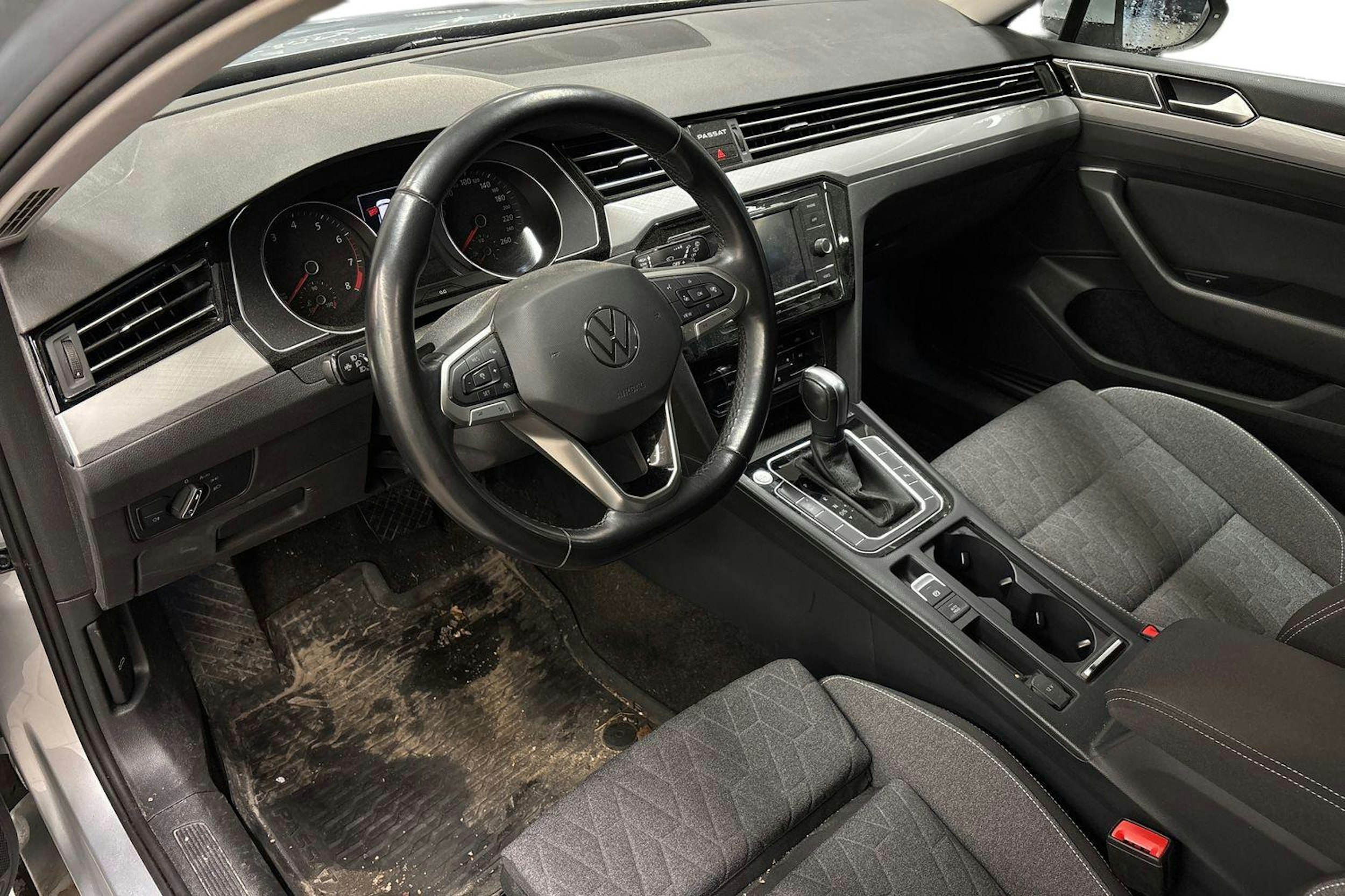 Harmaa Volkswagen PASSAT 2023 kuva 3.