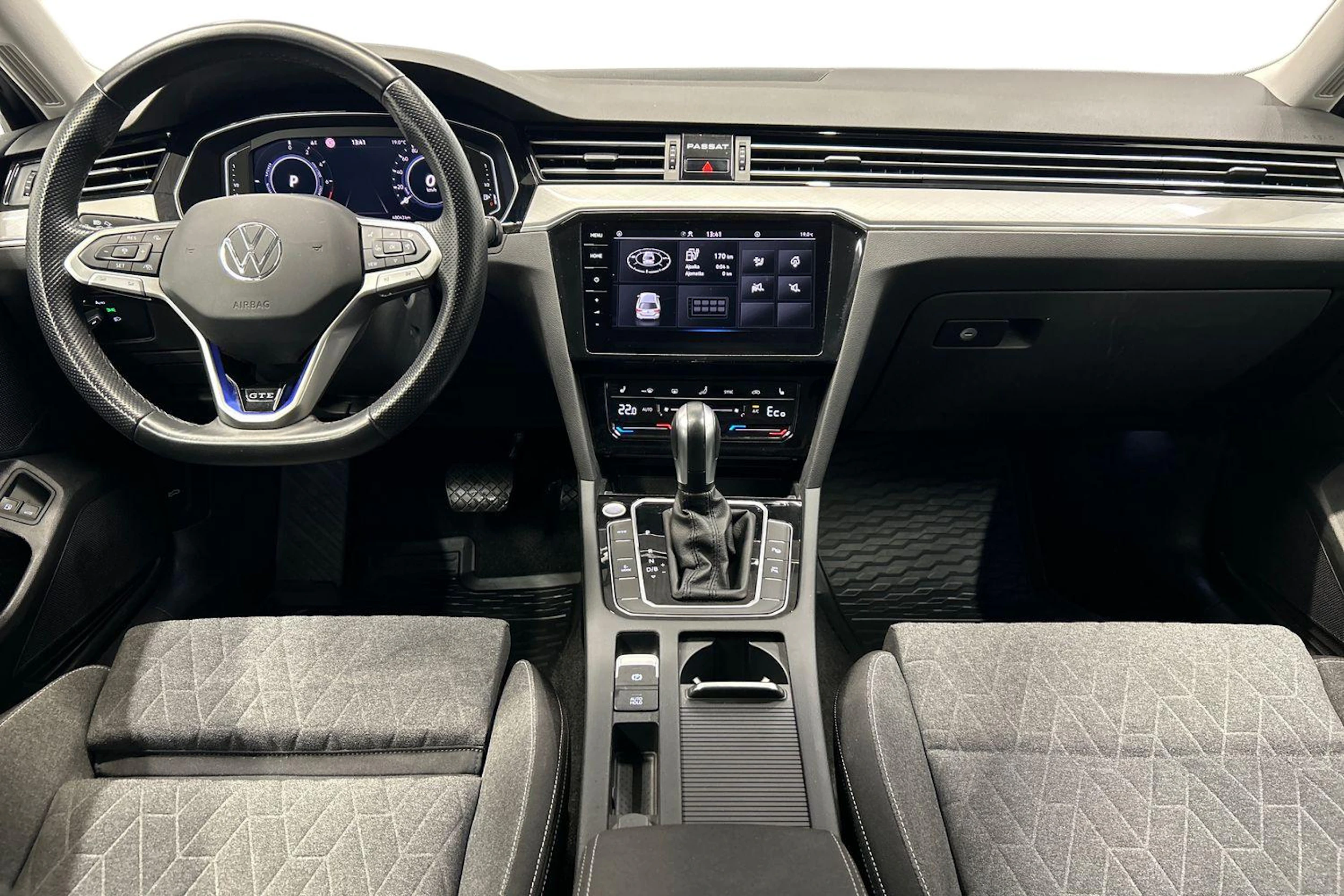 musta Volkswagen Passat 2023 kuva 7.