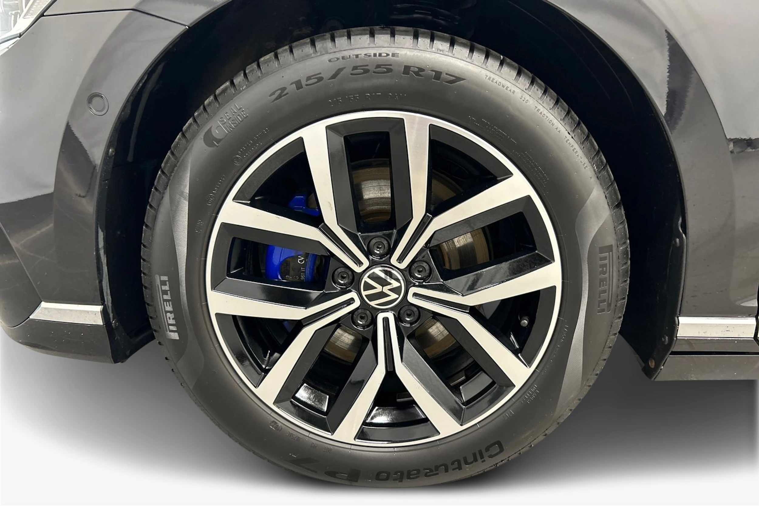 musta Volkswagen Passat 2023 kuva 9.