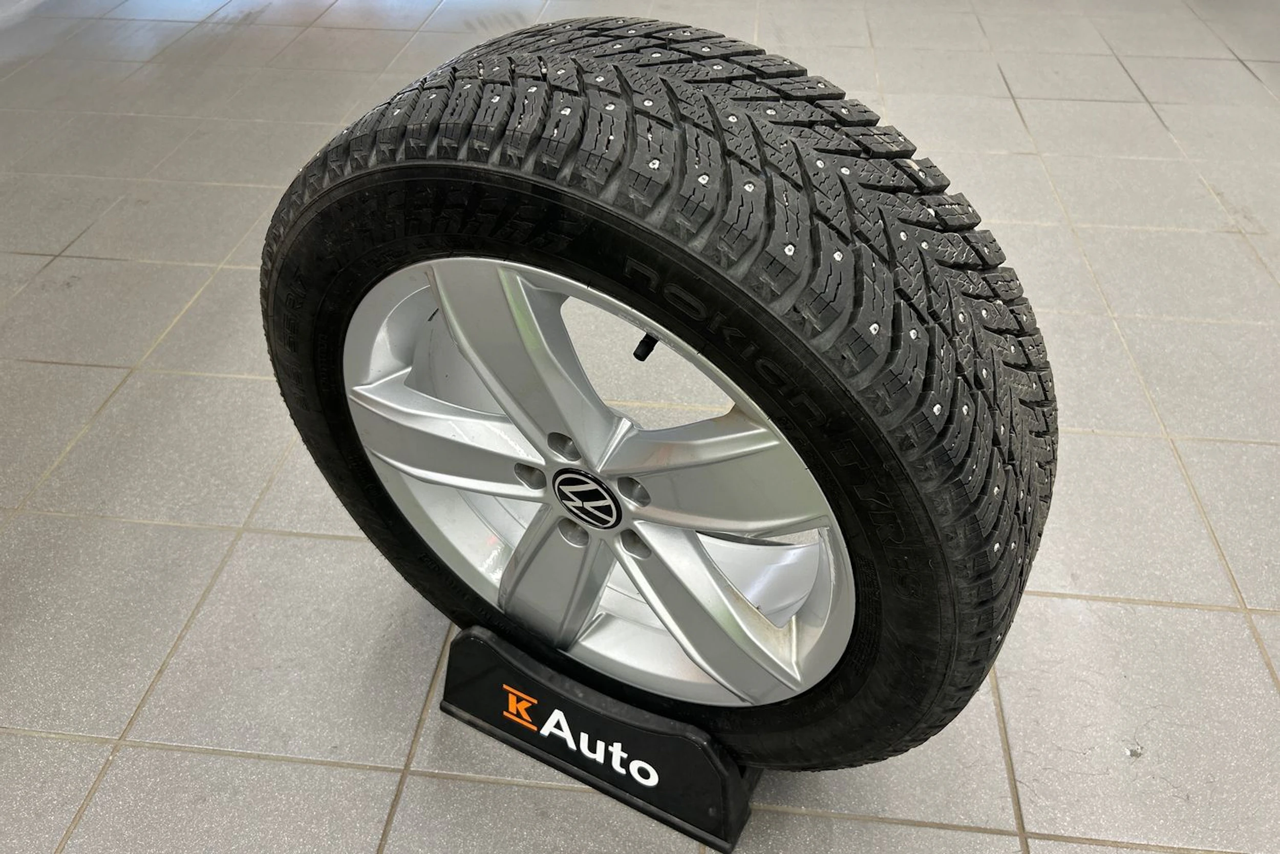 musta Volkswagen Passat 2023 kuva 14.