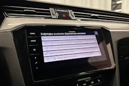 musta Volkswagen Passat 2023 kuva 19.