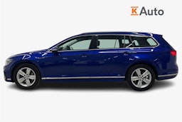 sininen Volkswagen Passat 2023 kuva 6.