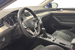 sininen Volkswagen Passat 2023 kuva 7.