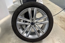 sininen Volkswagen Passat 2023 kuva 13.