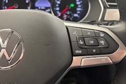 sininen Volkswagen Passat 2023 kuva 15.