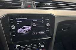 sininen Volkswagen Passat 2023 kuva 19.