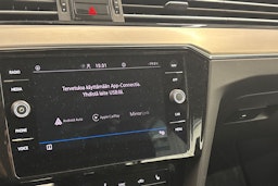 sininen Volkswagen Passat 2023 kuva 21.