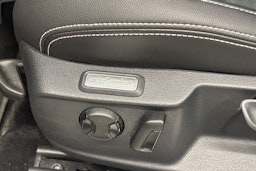 sininen Volkswagen Passat 2023 kuva 24.