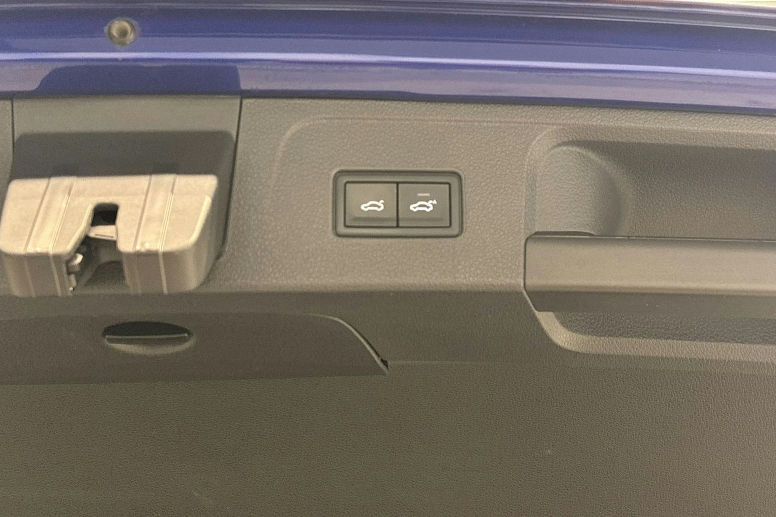 sininen Volkswagen Passat 2023 kuva 26.