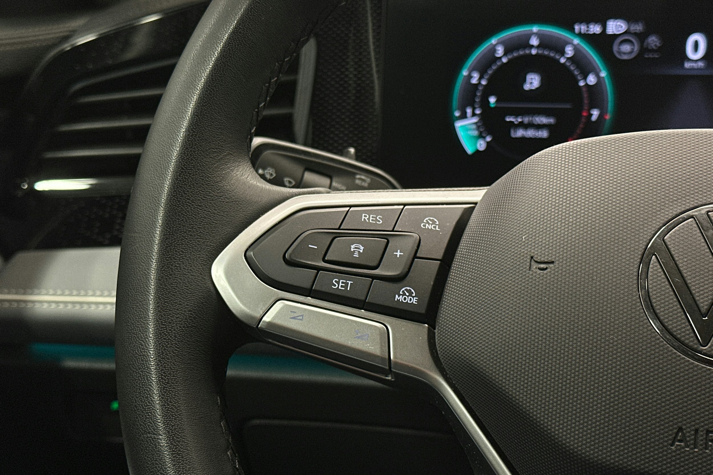 hopea Volkswagen Passat 2024 kuva 19.