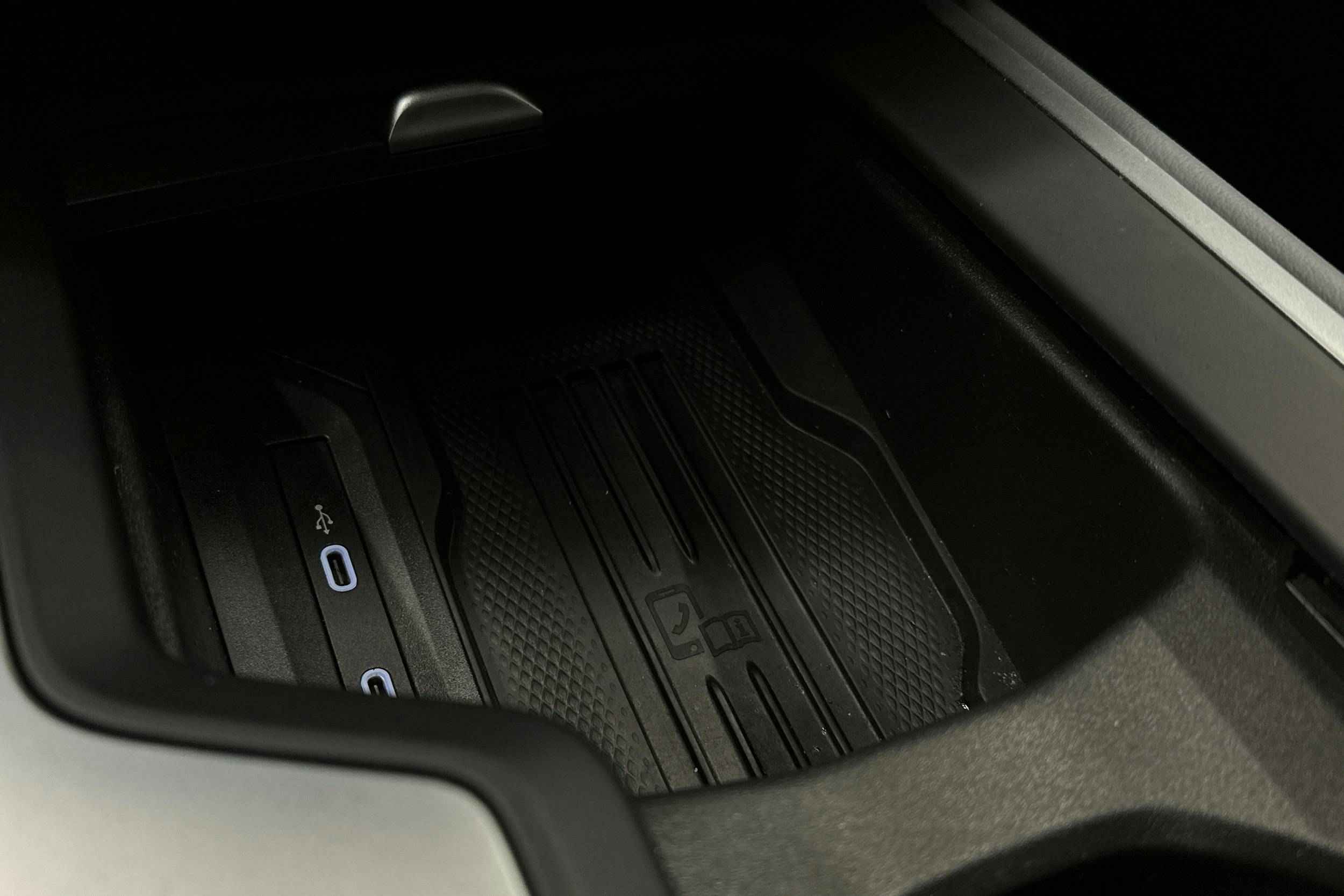 hopea Volkswagen Passat 2024 kuva 31.