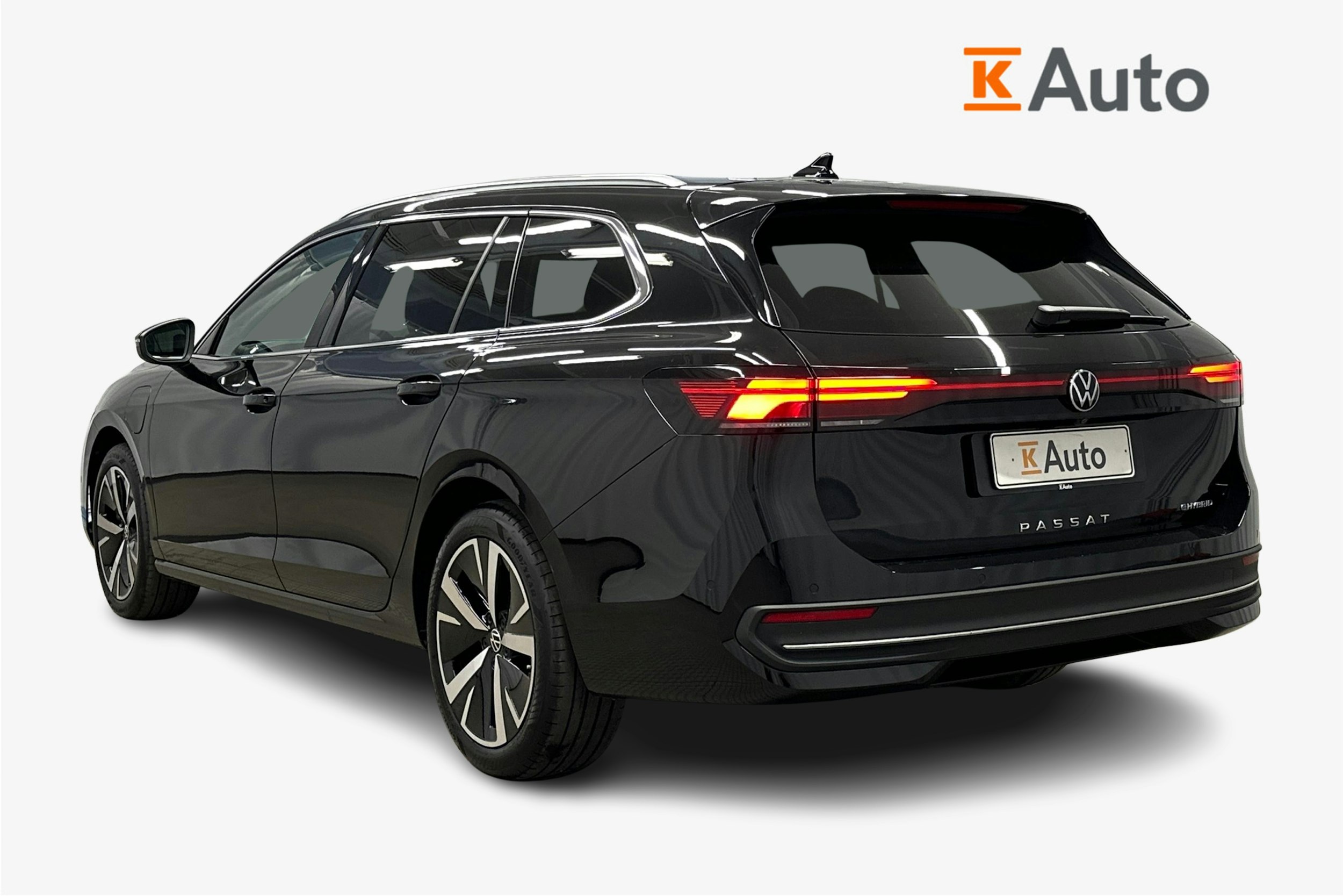 musta Volkswagen Passat 2024 kuva 2.