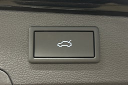 musta Volkswagen Passat 2024 kuva 15.