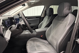 musta Volkswagen Passat 2024 kuva 18.
