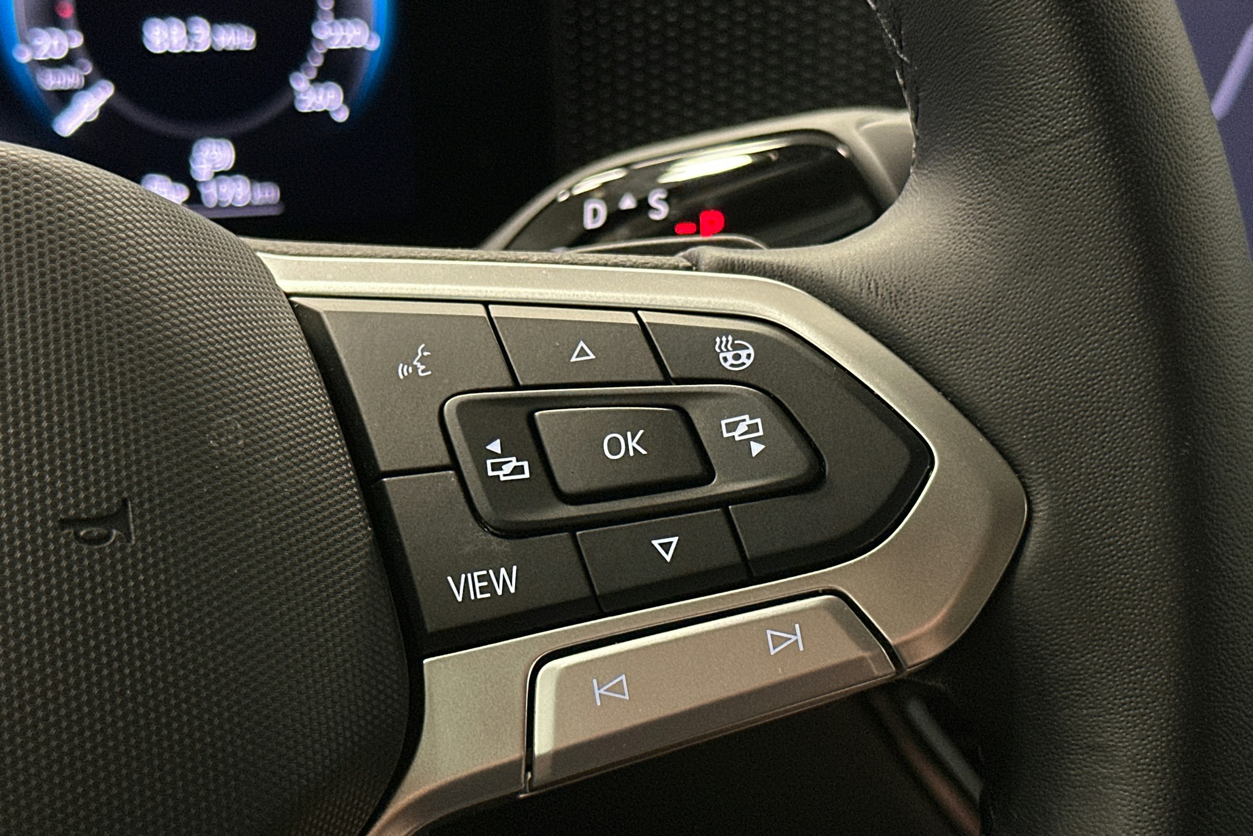 musta Volkswagen Passat 2024 kuva 21.