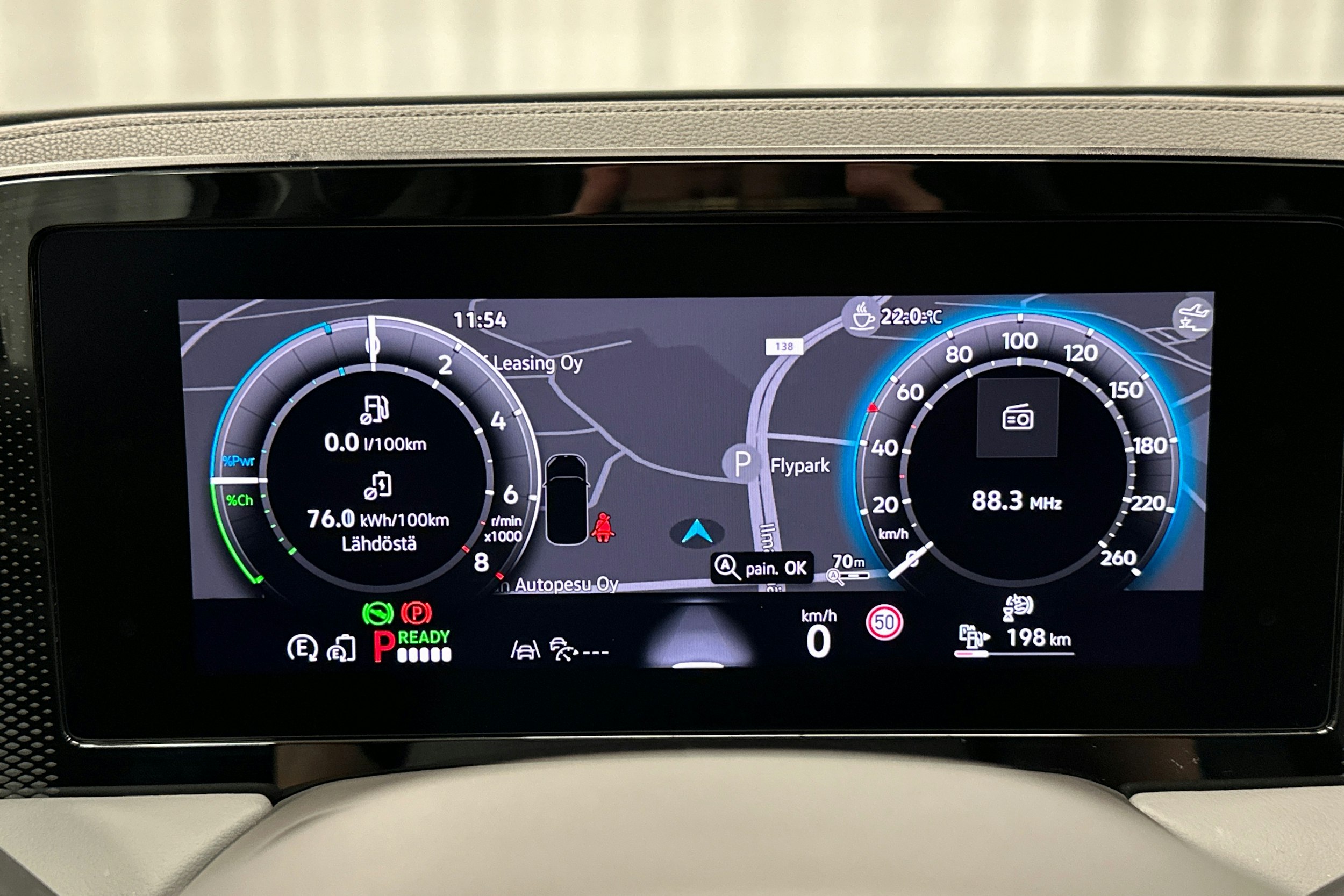 musta Volkswagen Passat 2024 kuva 23.