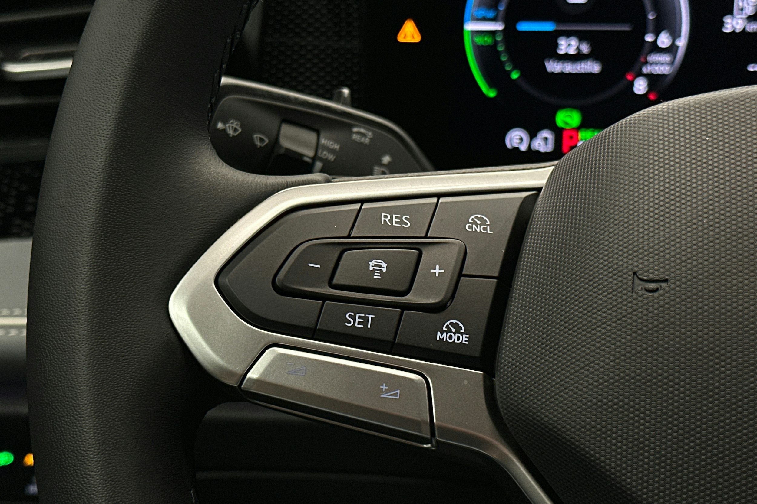 hopea Volkswagen Passat 2024 kuva 20.
