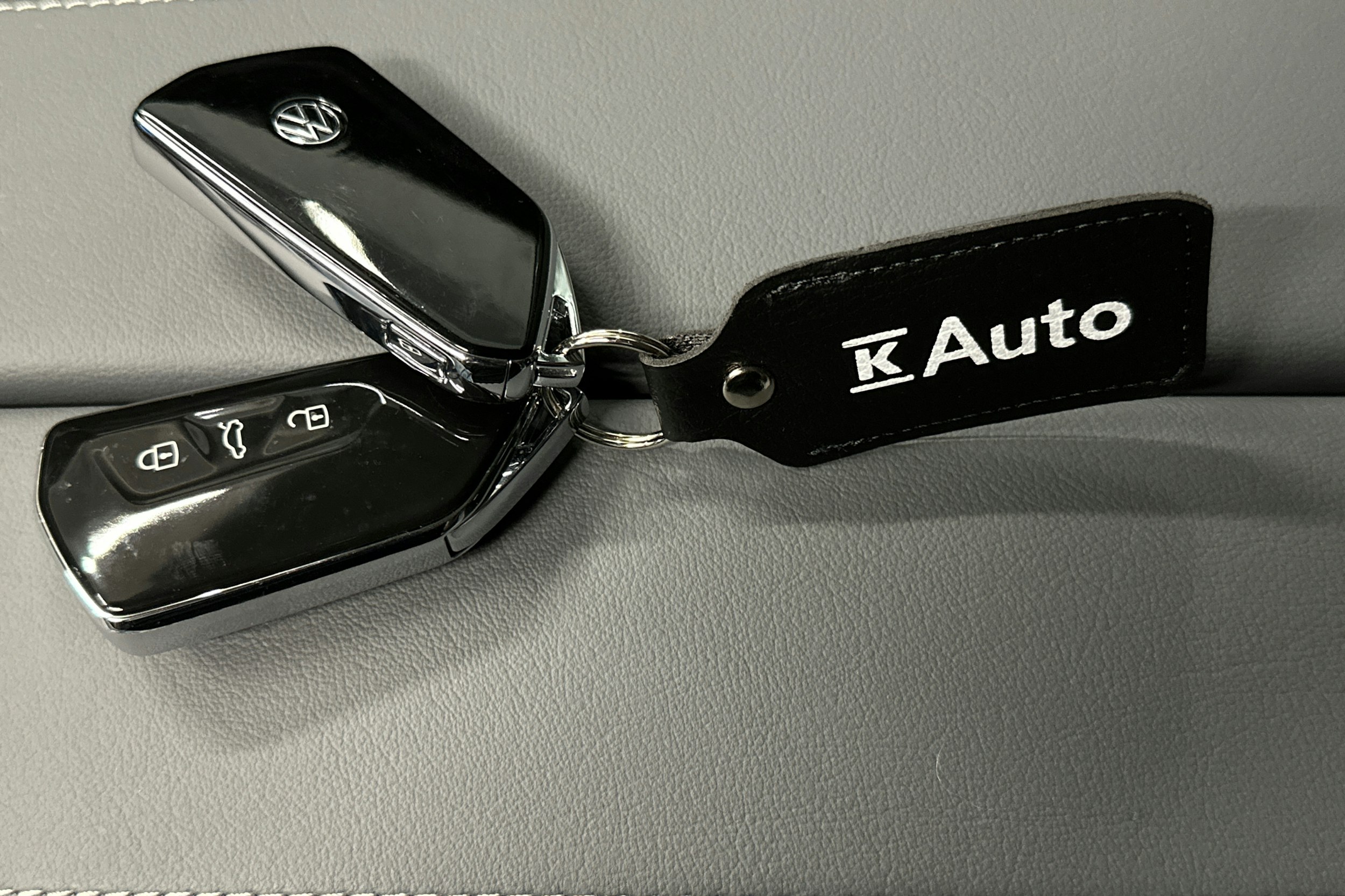 hopea Volkswagen Passat 2024 kuva 34.