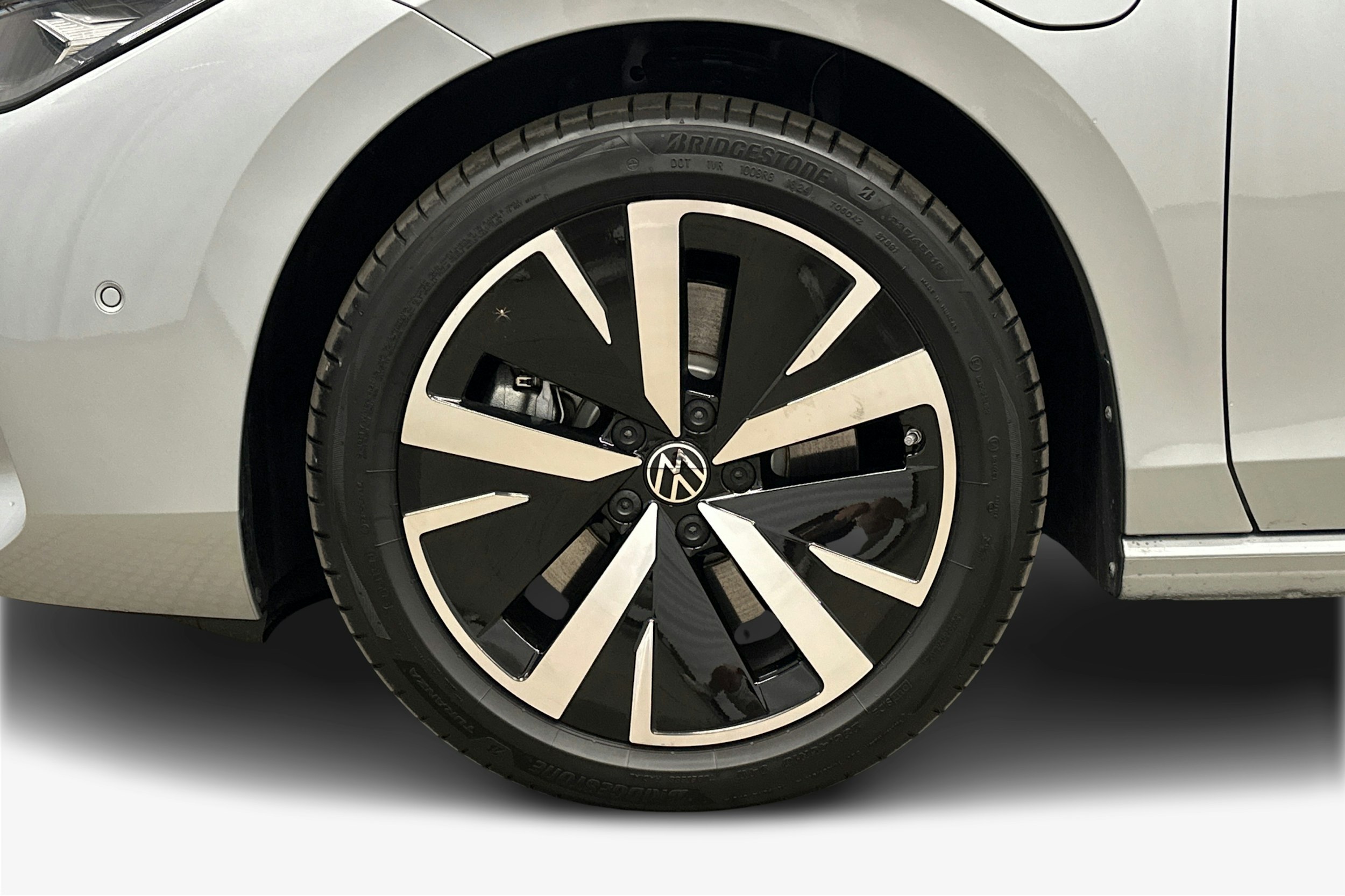 hopea Volkswagen Passat 2024 kuva 11.