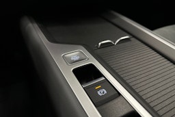 hopea Volkswagen Passat 2024 kuva 24.