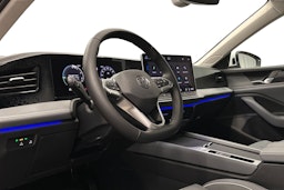 valkoinen Volkswagen Passat 2024 kuva 7.