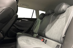 valkoinen Volkswagen Passat 2024 kuva 10.