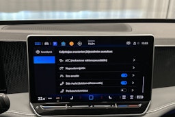 valkoinen Volkswagen Passat 2024 kuva 25.
