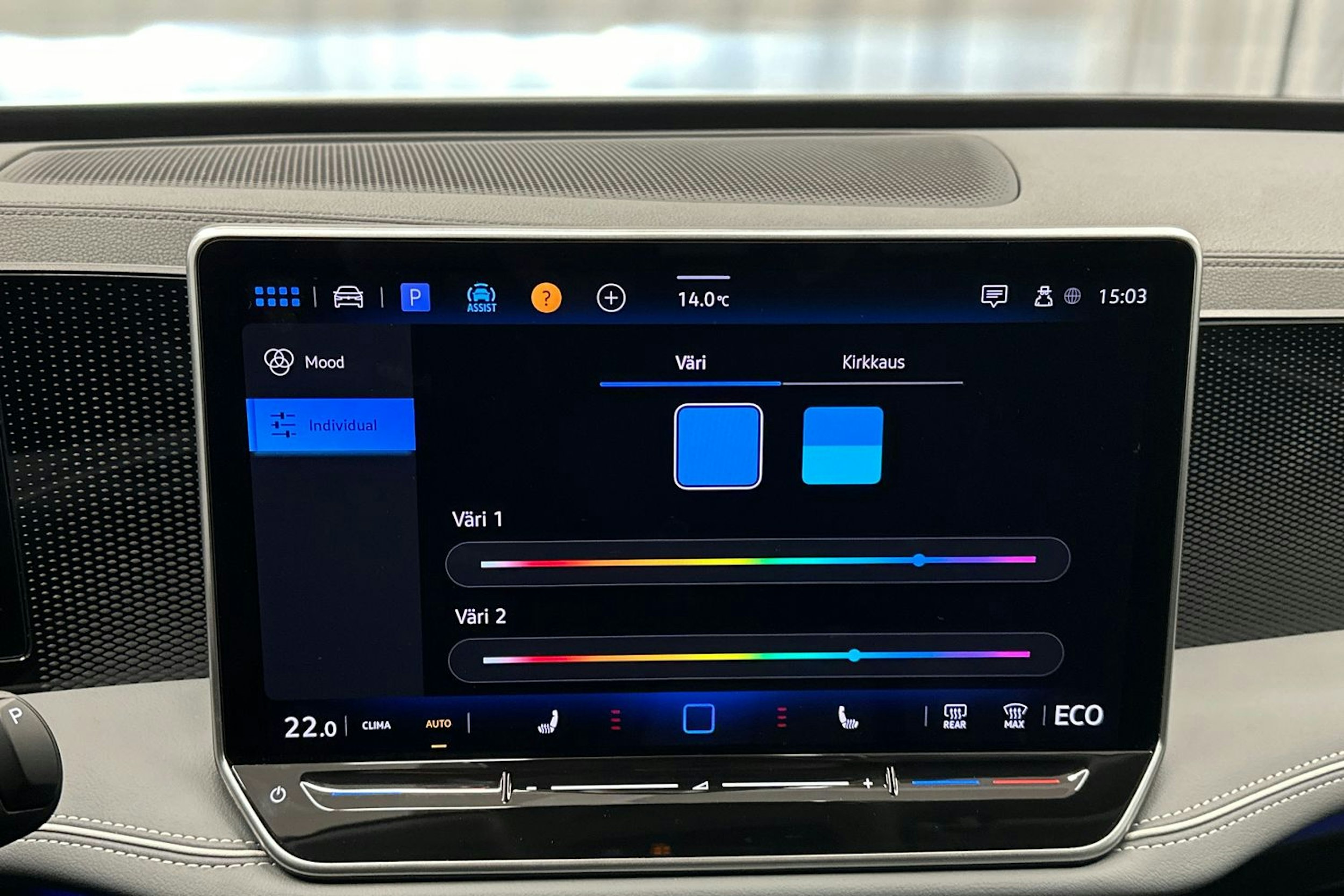valkoinen Volkswagen Passat 2024 kuva 28.