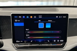 valkoinen Volkswagen Passat 2024 kuva 28.
