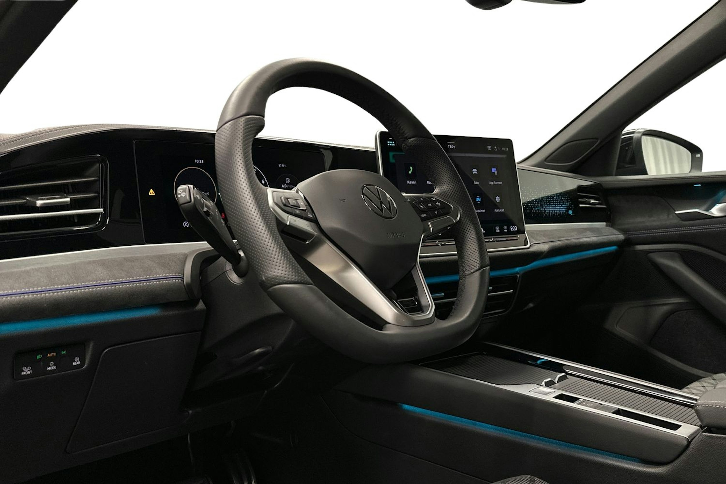 sininen Volkswagen Passat 2024 kuva 7.