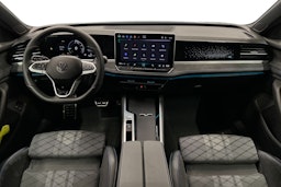 sininen Volkswagen Passat 2024 kuva 9.