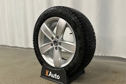 sininen Volkswagen Passat 2024 kuva 13.