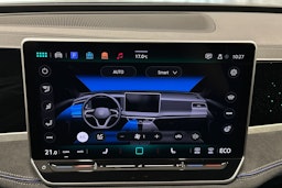 sininen Volkswagen Passat 2024 kuva 26.