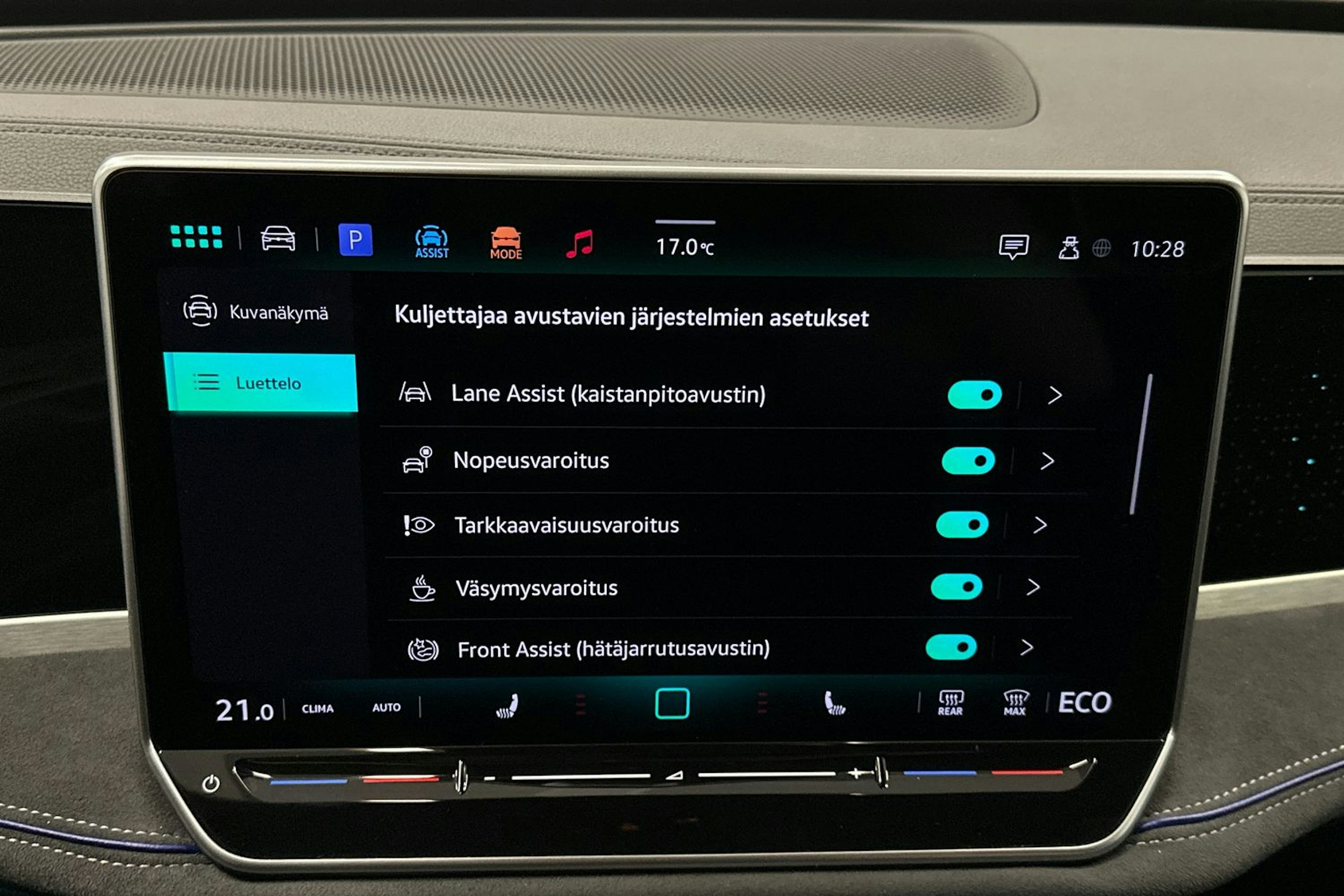 sininen Volkswagen Passat 2024 kuva 27.