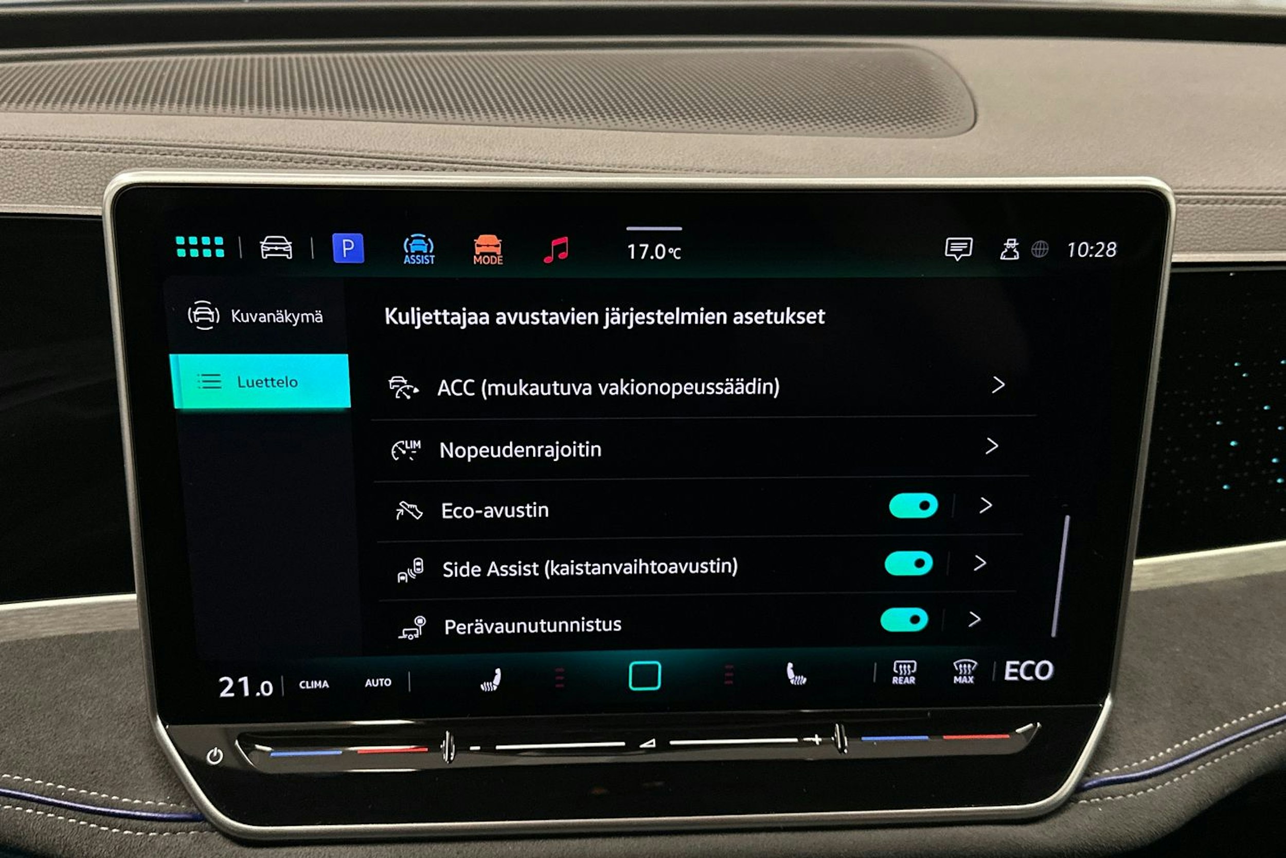 sininen Volkswagen Passat 2024 kuva 28.
