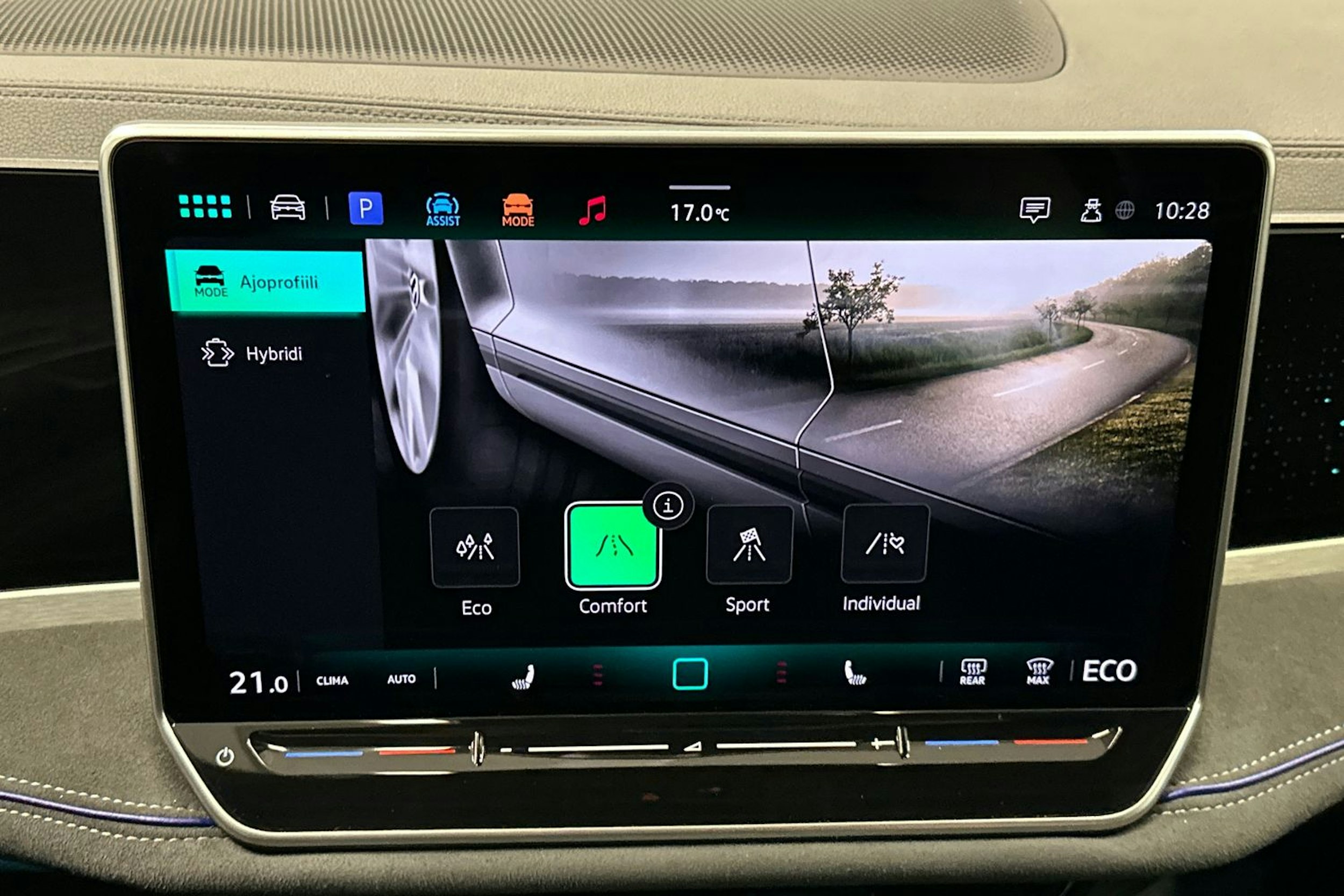 sininen Volkswagen Passat 2024 kuva 31.
