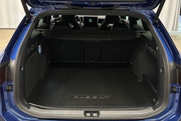 sininen Volkswagen Passat 2024 kuva 37.