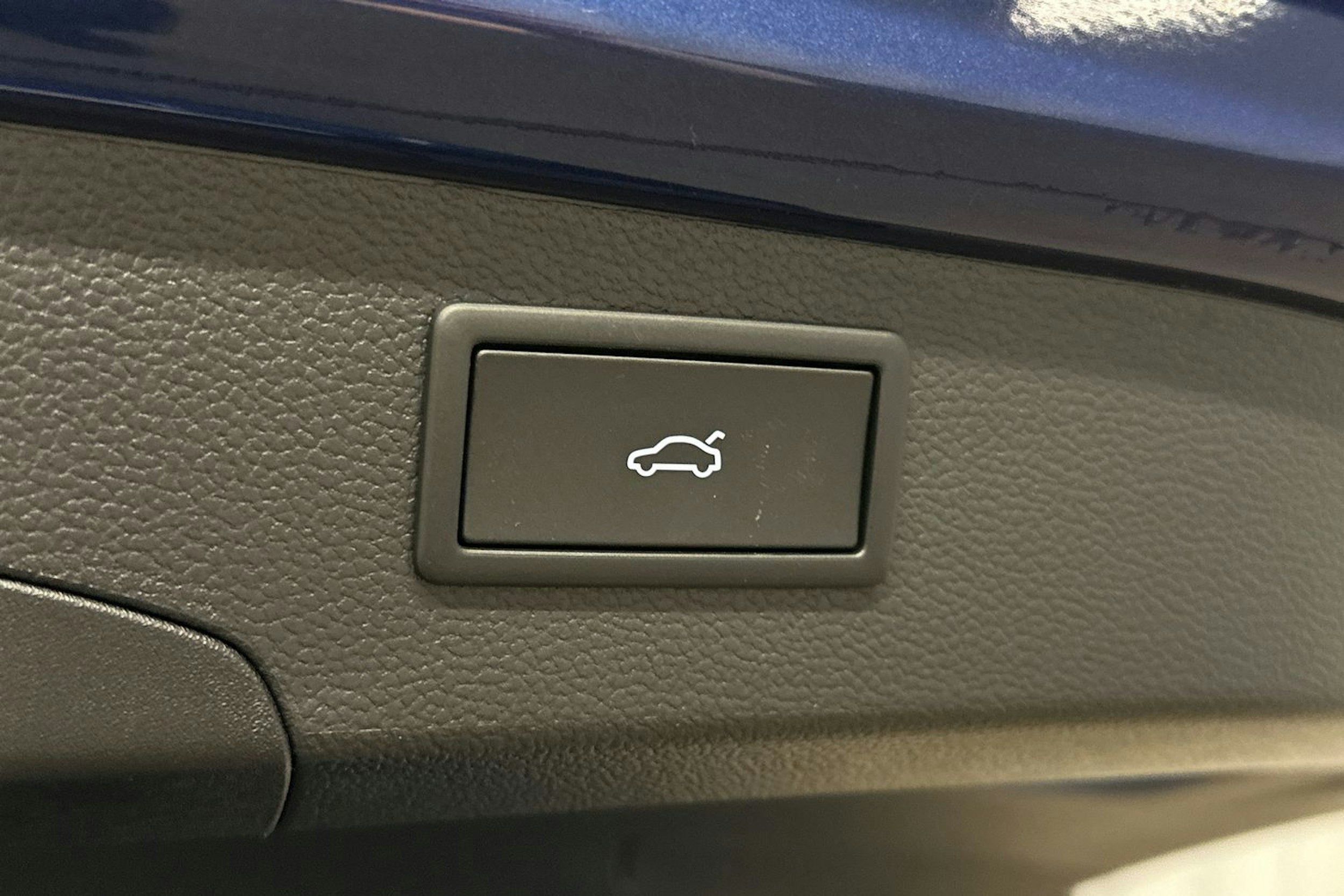 sininen Volkswagen Passat 2024 kuva 38.