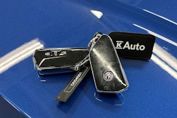 sininen Volkswagen Passat 2024 kuva 40.