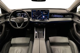 valkoinen Volkswagen Passat 2024 kuva 9.
