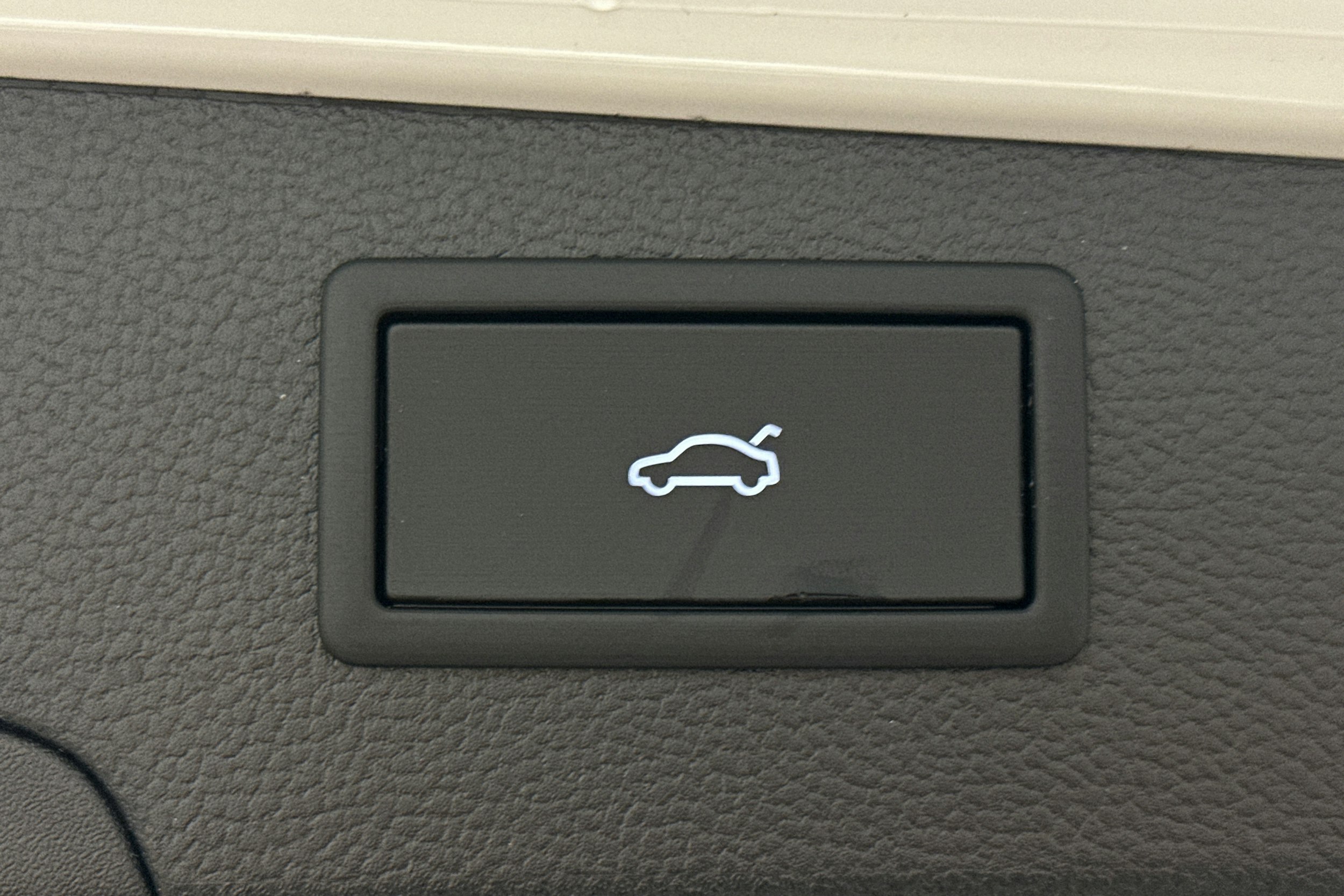 valkoinen Volkswagen Passat 2024 kuva 15.