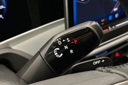 valkoinen Volkswagen Passat 2024 kuva 23.