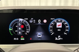 valkoinen Volkswagen Passat 2024 kuva 24.