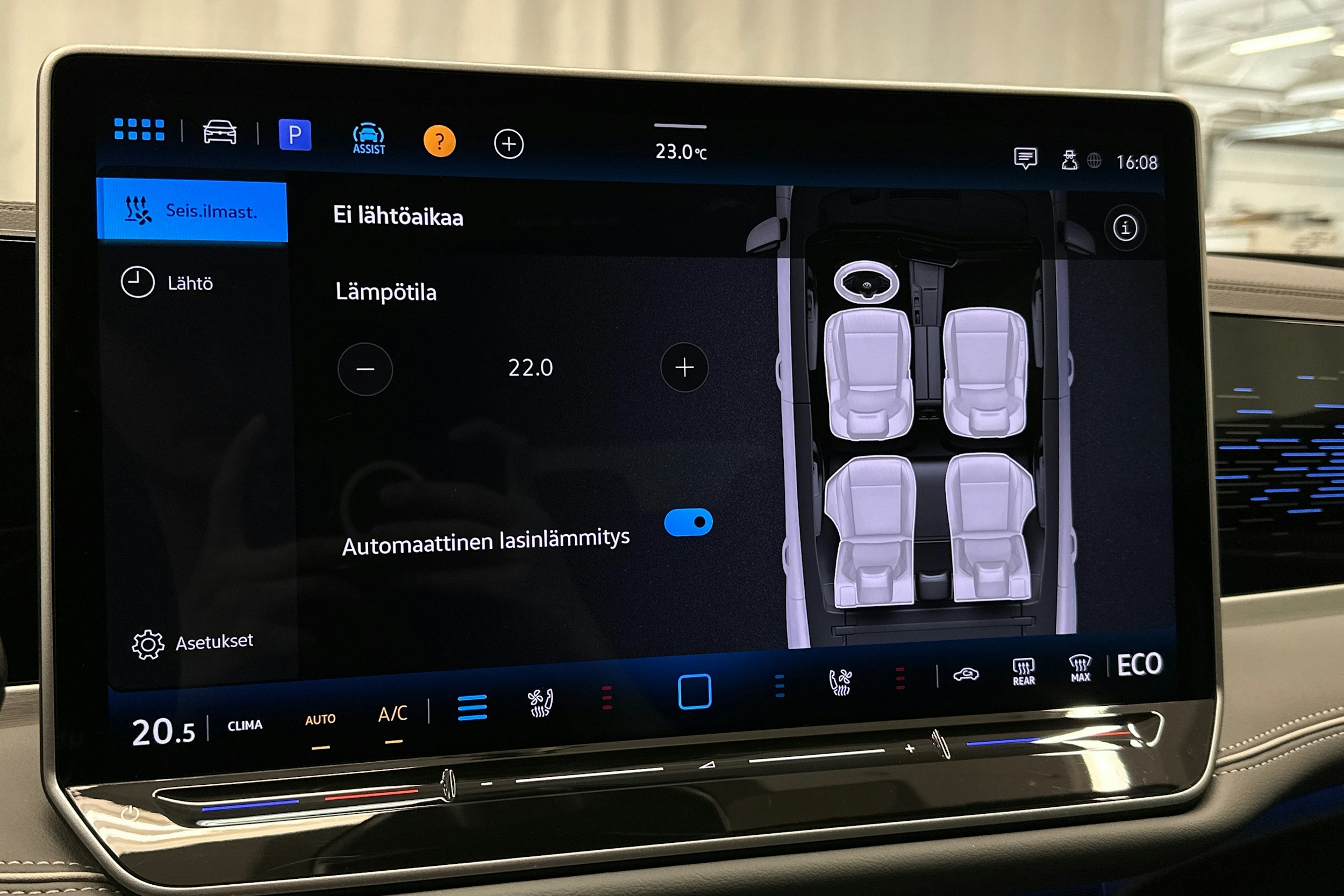 valkoinen Volkswagen Passat 2024 kuva 29.