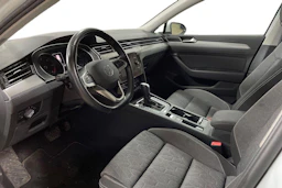 Valkoinen Volkswagen PASSAT 2024 kuva 3.