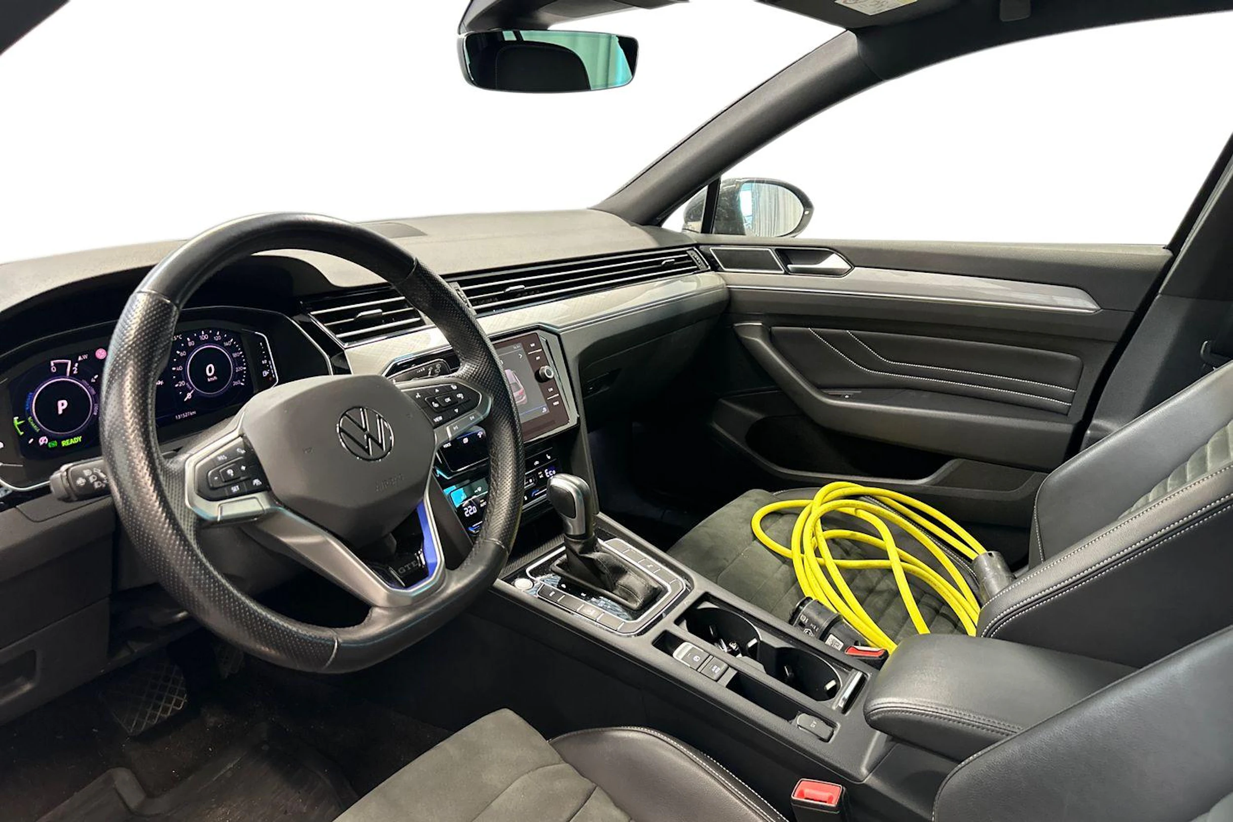 musta Volkswagen Passat 2024 kuva 3.