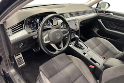 musta Volkswagen Passat 2024 kuva 6.