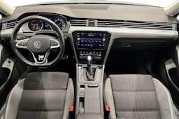 musta Volkswagen Passat 2024 kuva 7.